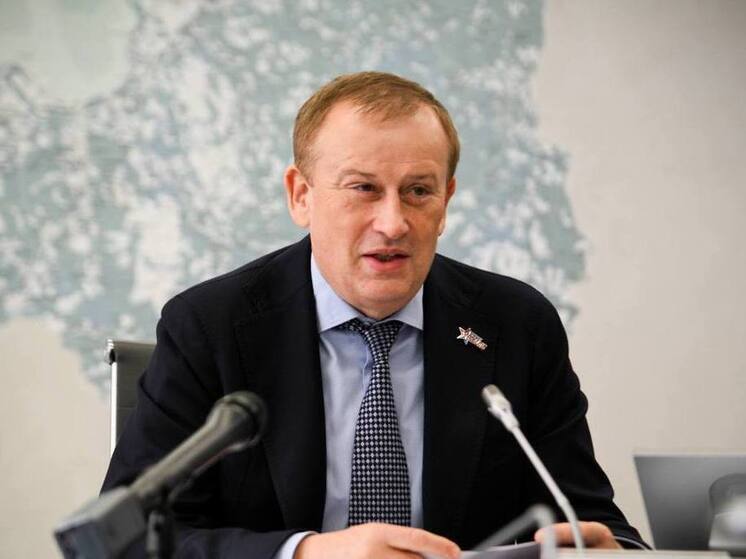 Губернатор Дрозденко поздравил работников транспорта с праздником