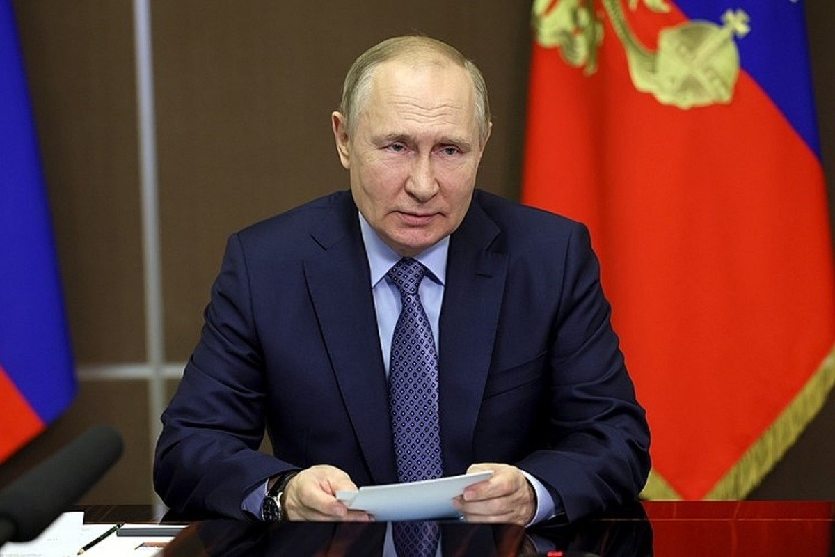 Putin incontra Gerasimov in un momento di alta tensione nella regione, con possibili implicazioni sulla sicurezza e la stabilità della zona, secondo quanto riferito da Peskov, portavoce del Cremlino, come riportato da TASS https://tass.ru/