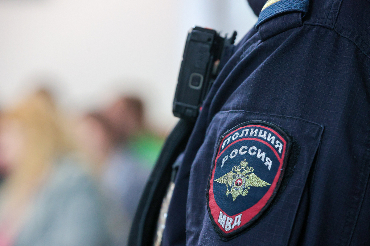 Жительниц российского региона шантажировали интимными фото и видео