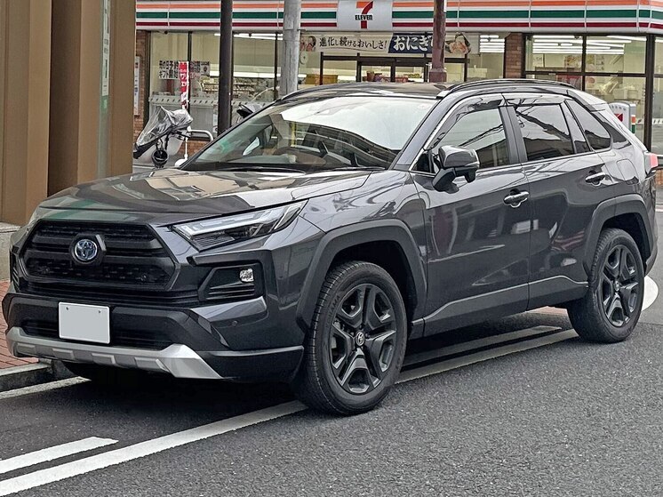 Началась подготовка к старту продаж гибридных Toyota RAV4 в России
