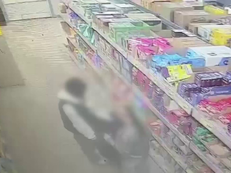 Под Волгоградом полицейские задержали девочек-подростков за кражу из магазина