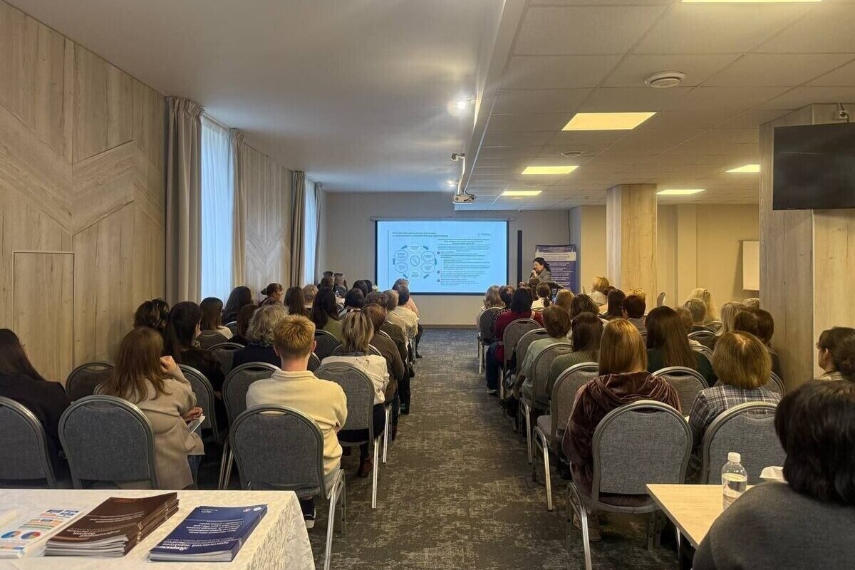 Псковские педиатры повысили свой профессиональный уровень на окружной школе