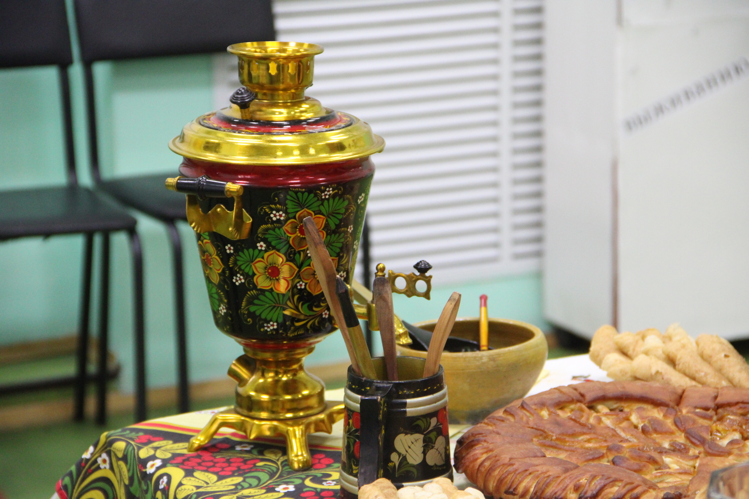 За кулисами праздника: как в Хабаровске готовят форму и еду для Фестиваля русской кухни