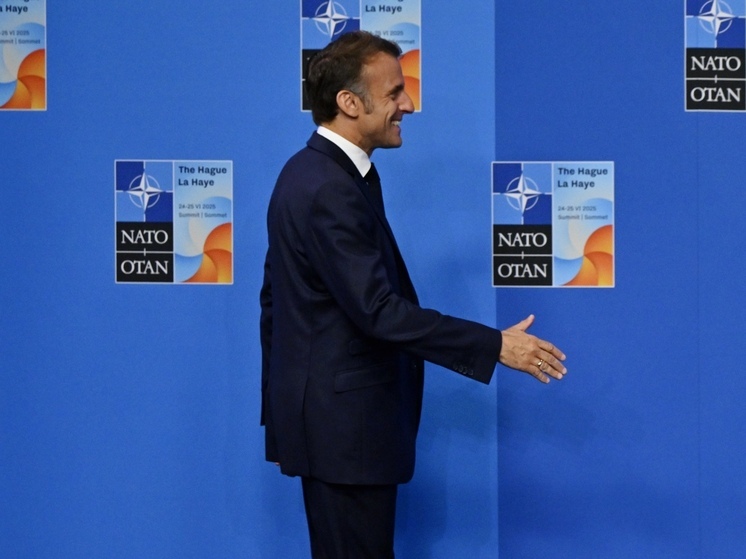 La Depeche: общественное мнение Франции готовят к войне с Россией