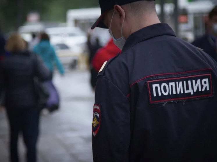 В Новосибирске во дворе жилого дома автомобиль сбил семилетнего мальчика