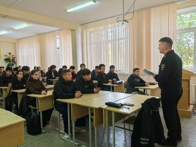Калмыцким студентам напомнили о правилах дорожного движения