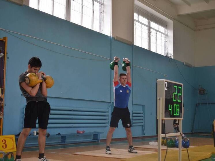 В Калмыкии прошел открытый республиканский турнир по гиревому спорту