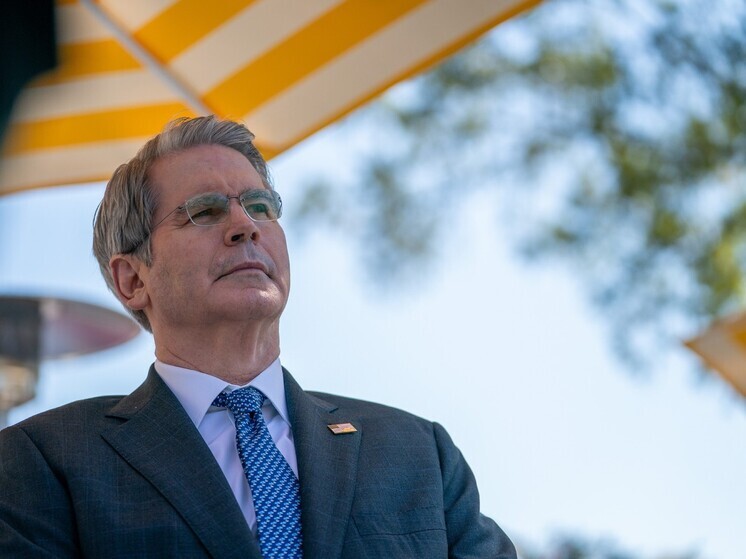 Бессент: основу для готовящейся встречи Трампа с Си Цзинпином согласовали