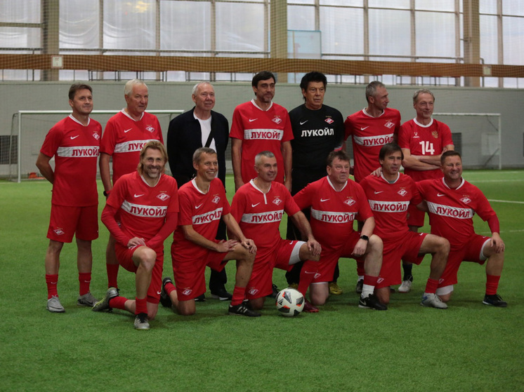 Звезды футбола зажглись в честь Никиты Симоняна