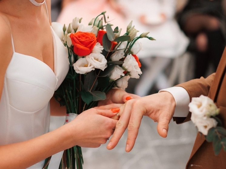 В Ярославле в «красивую» дату произошел очередной свадебный бум