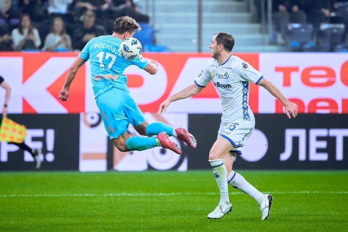 Нелепая игра в защите и непоследовательное судейство стоили динамовцам очередного поражения под руководством Карпина