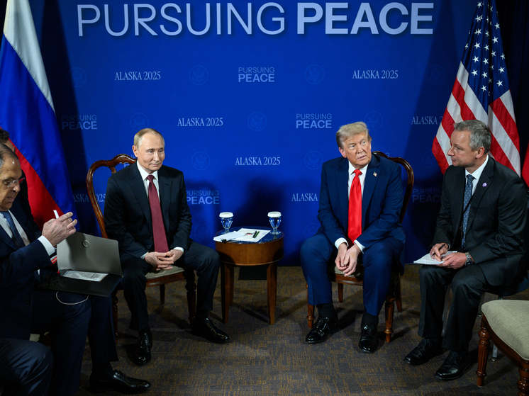 Политолог Озер: перенос встречи Путина и Трампа связан с реакцией ЕС