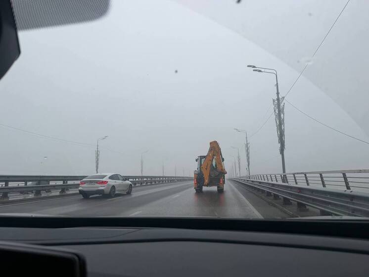 Видимость на Ворошиловском мосту в Ростове снизилась из-за тумана