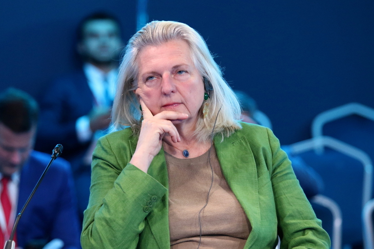 Экс-министр Австрии заявила о трансформации ЕС в военный альянс