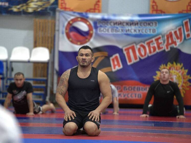 Спортсмен из Бразилии провел мастер-класс по боевым искусствам в Череповце