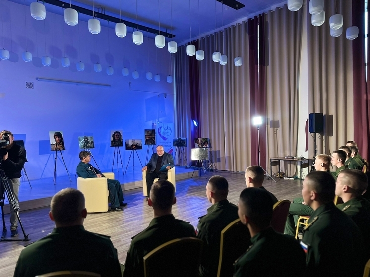 В Костромской академии РХБЗ прошла встреча сербского снайпера Деяна Берича с курсантами