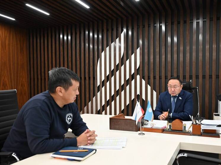 Прошла рабочая встреча Алексея Колодезникова с участником программы «Якутия – земля героев»