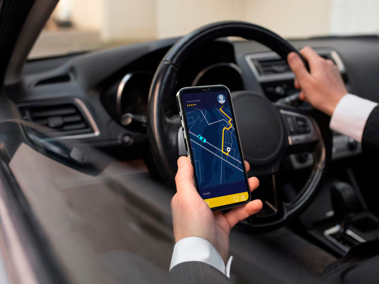 В Ельце Липецкой области 51-летний таксист обратился в полицию с жалобой на повреждение своего автомобиля «ВАЗ-2170»