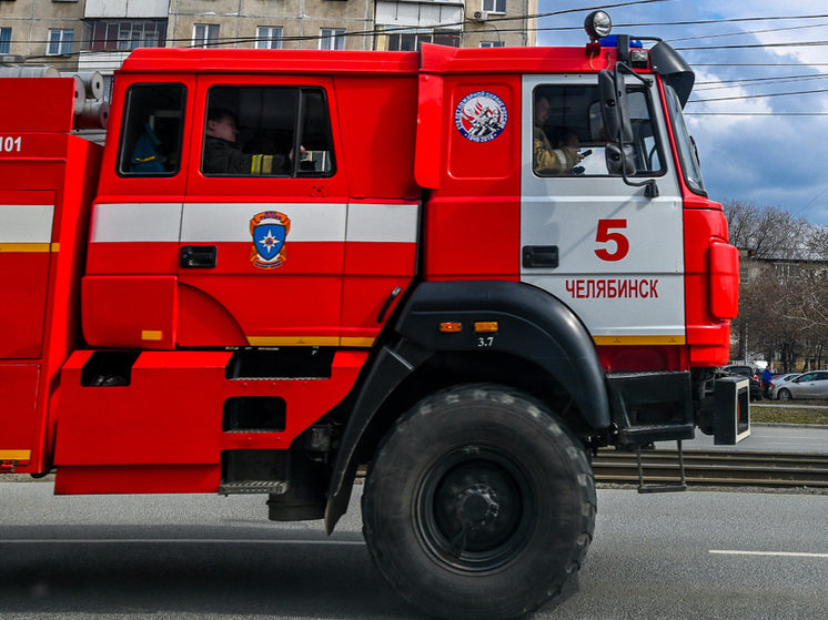 В Челябинске двое пострадали во время пожара в жилом доме