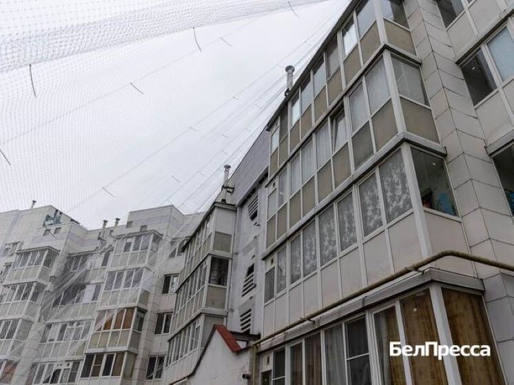 В Шебекино устанавливают антидроновые сети на улице Шолохова