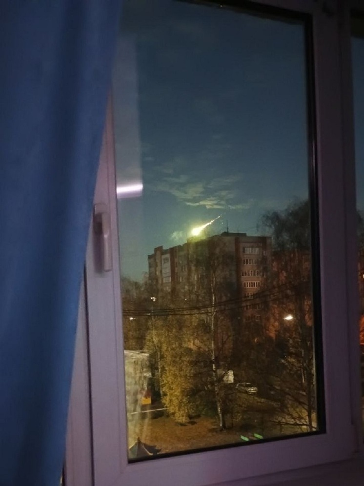 В Ярославле утро понедельника началось с метеорита