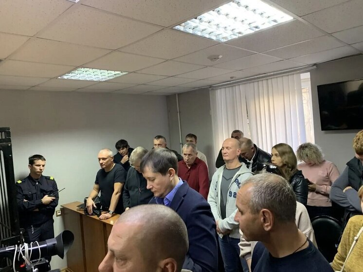 В Волгограде суд огласил приговор экс-депутатам за организацию автоподстав