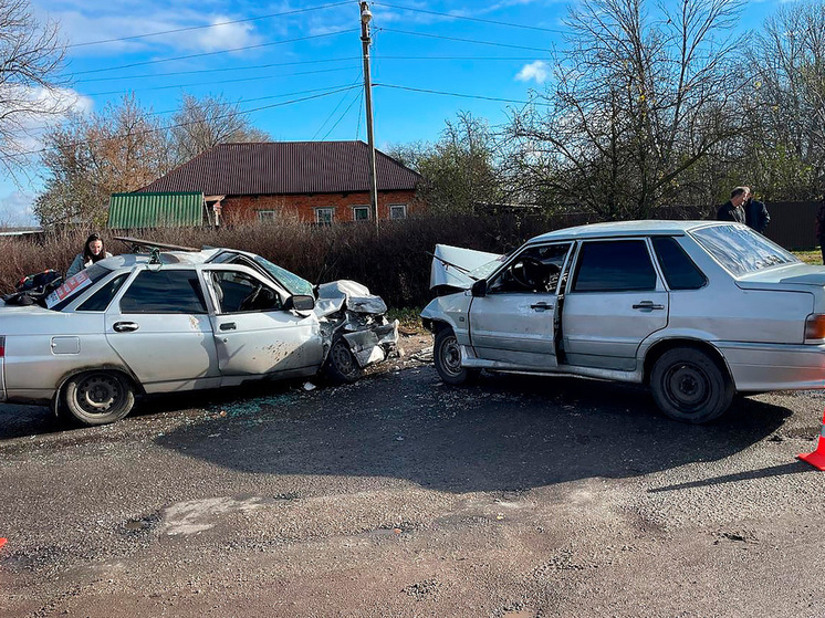 Столкновение двух автомобилей оставило липчан в больницу