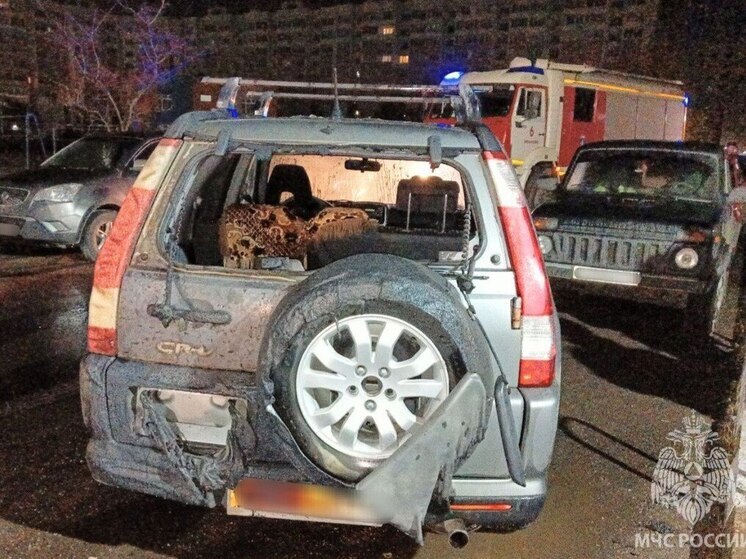 Ивановские спасатели показали фото двух сгоревших автомобилей