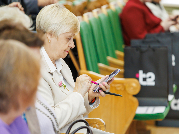 Минсвязи и Т2 запускают проект «Безопасность с заботой» для старшего поколения