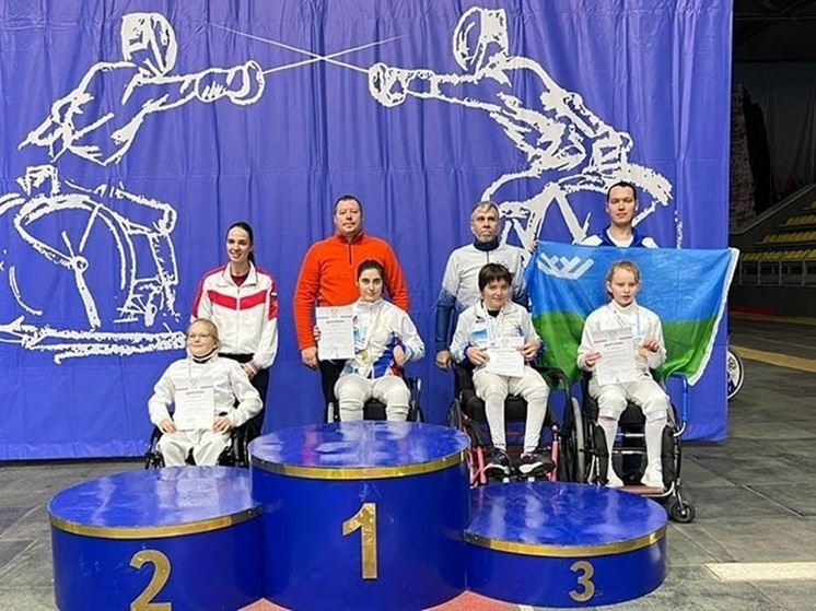 Воронежские фехтовальщицы продолжают побеждать на Первенстве страны