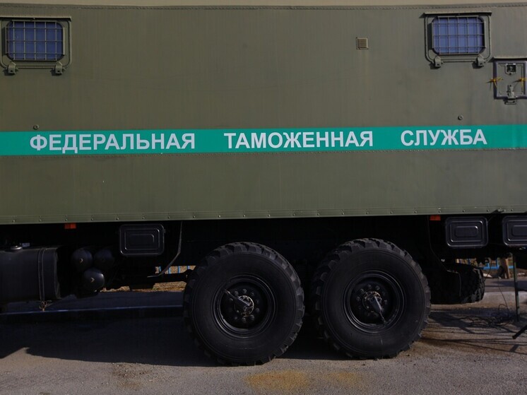 Военные получат от Челябинской таможни 200 пар конфискованной обуви