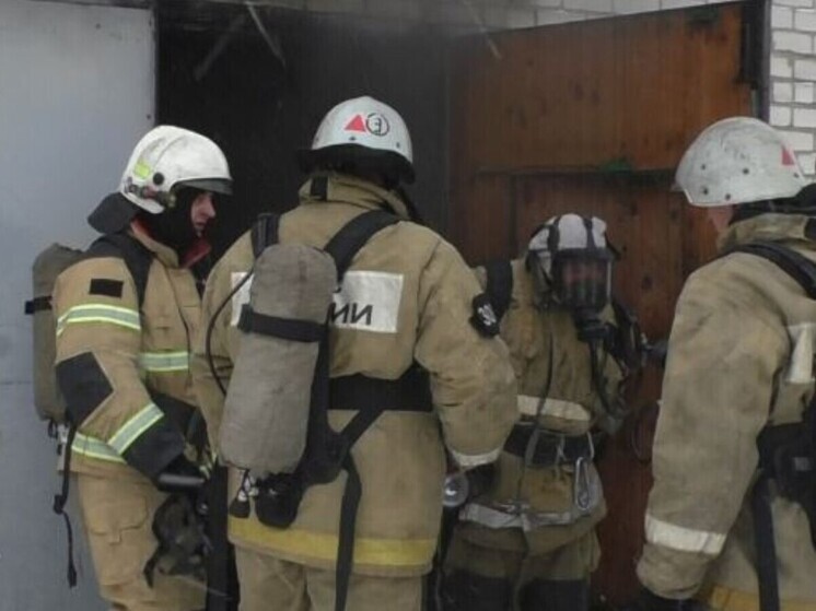 В Орловской области случился пожар в четырёхэтажном доме