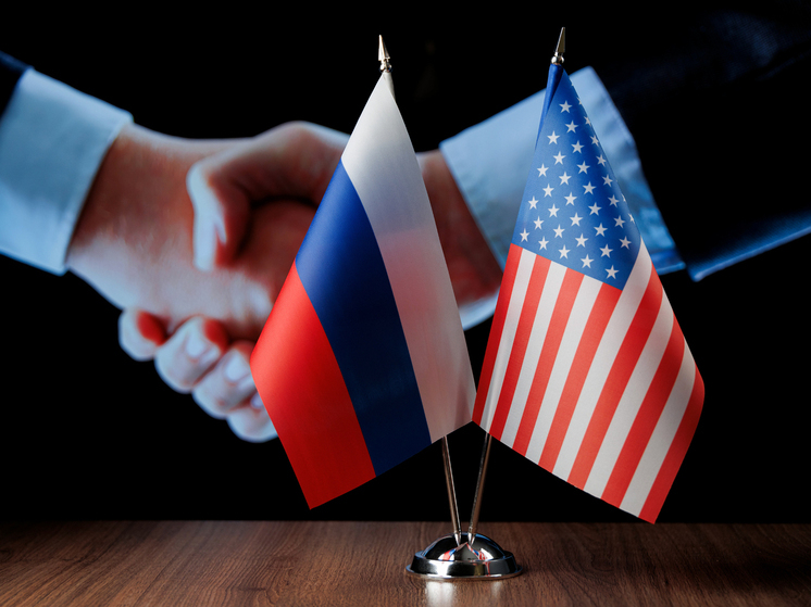 Глава МИД Венгрии Сийярто: США не отказались от проведения мирного саммита с РФ