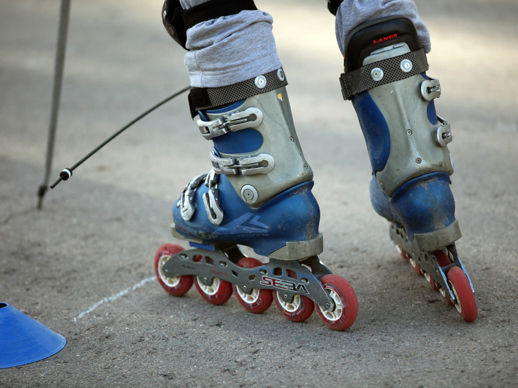 В лондонском метро покарали разъезжавшего на роликах пассажира