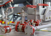 Евросоюз остается крупнейшим в мире покупателем природного газа и СПГ из РФ, несмотря на ранее объявленный Брюсселем курс на полный отказ от российских энергоносителей