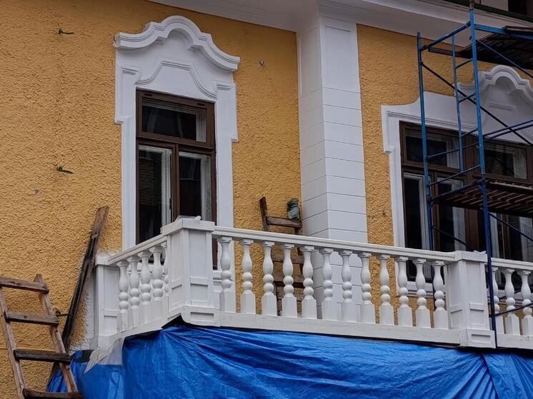 В Архангельске восстановили утраченный балкон дома Ульянского