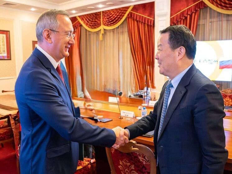 Китайские бизнесмены приехали в Калугу и впечатлились песней