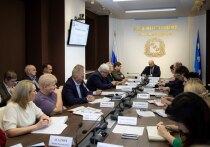 Мэр Курска Евгений Маслов провёл совещание с руководителями структурных подразделений городской администрации