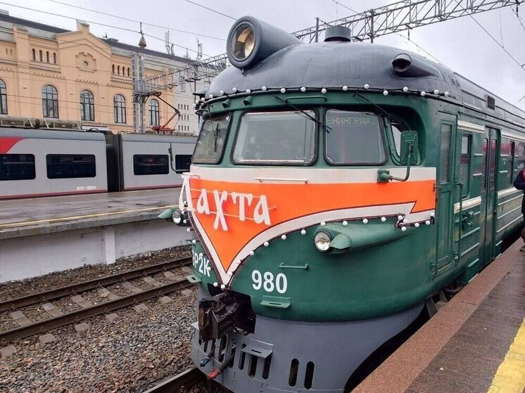 Петербуржцы поедут на ретропоезде «Лахта» за выборгскими кренделями