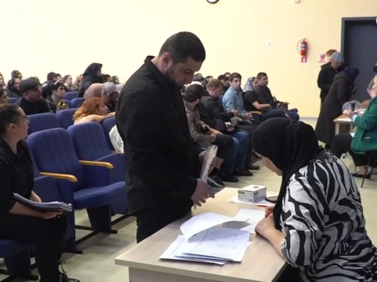 В Каспийске более 250 семей получили новые квартиры для расселения аварийного жилья
