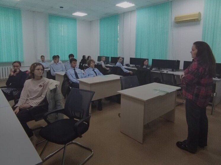 В Хабаровске школьники осваивают профессию оператора беспилотников