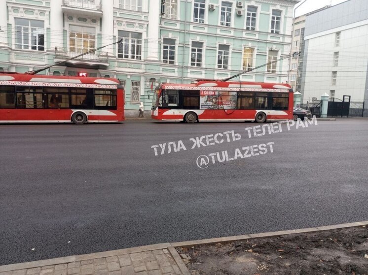 Троллейбусы встали на проспекте Ленина в  Туле