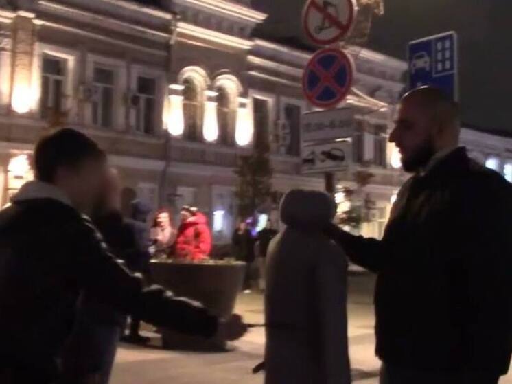 В Саратове на Вольской ножом ударили женщину