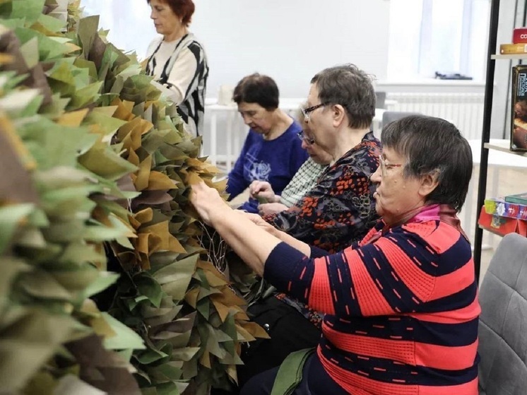 Еще центнер масксетей сплели для бойцов СВО в Шурышкарском районе