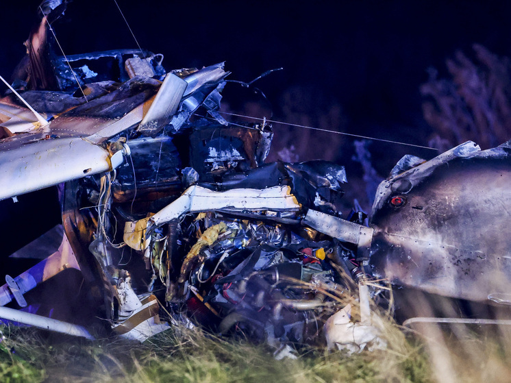 На борту самолета находилось 12 пассажиров