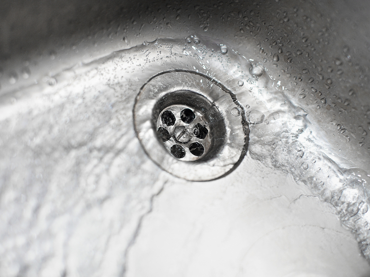 В Самаре приступили к отключению канализации у пяти должников