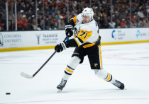 Продолжает восхищать своей игрой и крушить очередные ветеранские рекорды Национальной хоккейной лиги российский нападающий клуба «Питтсбург Пингвинз» Евгений Малкин