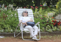 Больше половины россиян отдают приоритет отдыху дома или спокойным прогулкам в парке