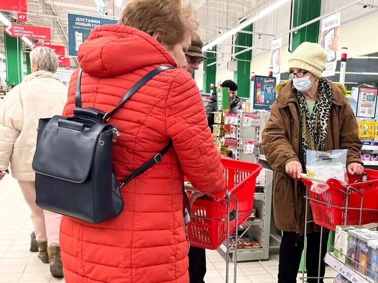 В супермаркете в Саратове продавщица пострадала от пьяной покупательницы