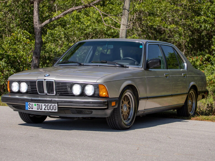 «ЗР» опубликовал историю редкой BMW 735i 1986 года выпуска: авто сняли на видео
